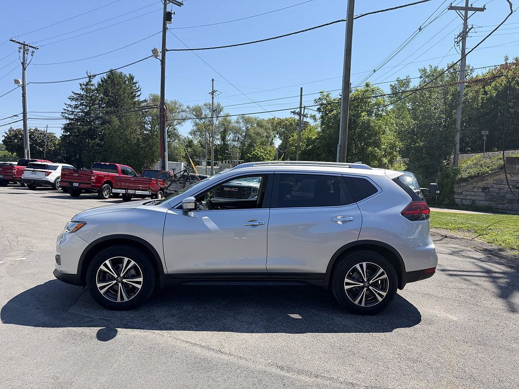 Used 2019 Nissan Rogue SV w/ Premium Package AWD/4WD image 9