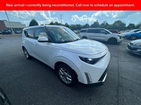 Certified 2024 Kia Soul LX w/ Option Group 015 FWD image 3