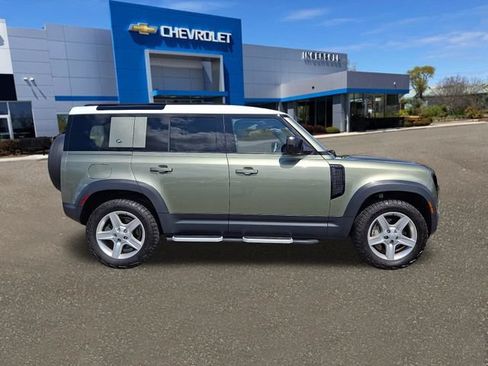 Used 2023 Land Rover Defender 110 SE AWD/4WD image 25