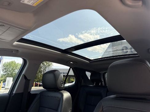Certified 2024 Chevrolet Equinox Premier AWD/4WD image 12