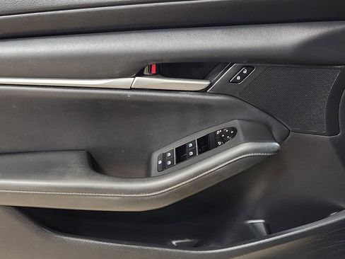 Used 2021 MAZDA MAZDA3 s image 42