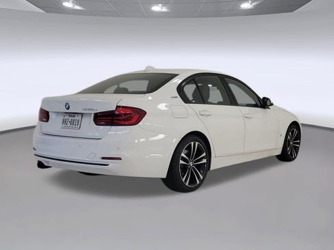 Used 2018 BMW 330e w/ Convenience Package RWD image 7