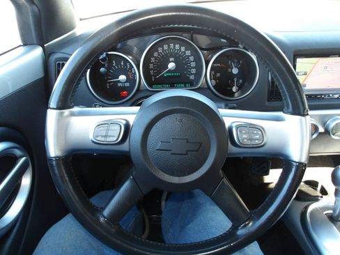 Used 2004 Chevrolet SSR w/ Preferred Equipment Group RWD image 19