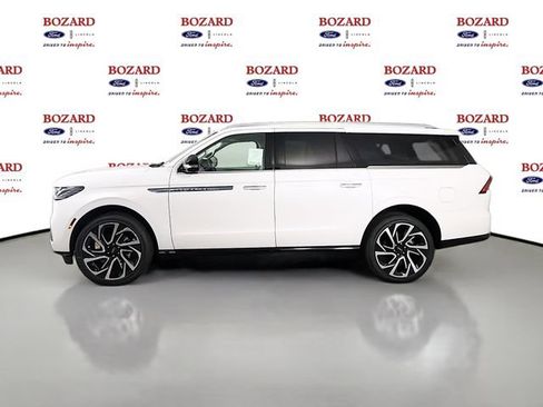 New 2026 Lincoln Navigator L Reserve AWD/4WD image 4