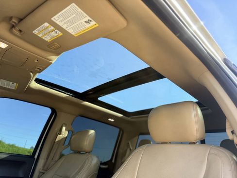 Used 2018 Ford F150 Lariat w/ Equipment Group 502A Luxury AWD/4WD image 14