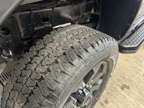 Used 2025 RAM 2500 Big Horn AWD/4WD image 19