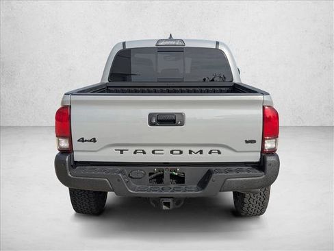 Used 2019 Toyota Tacoma TRD Off-Road w/ Technology Package AWD/4WD image 6