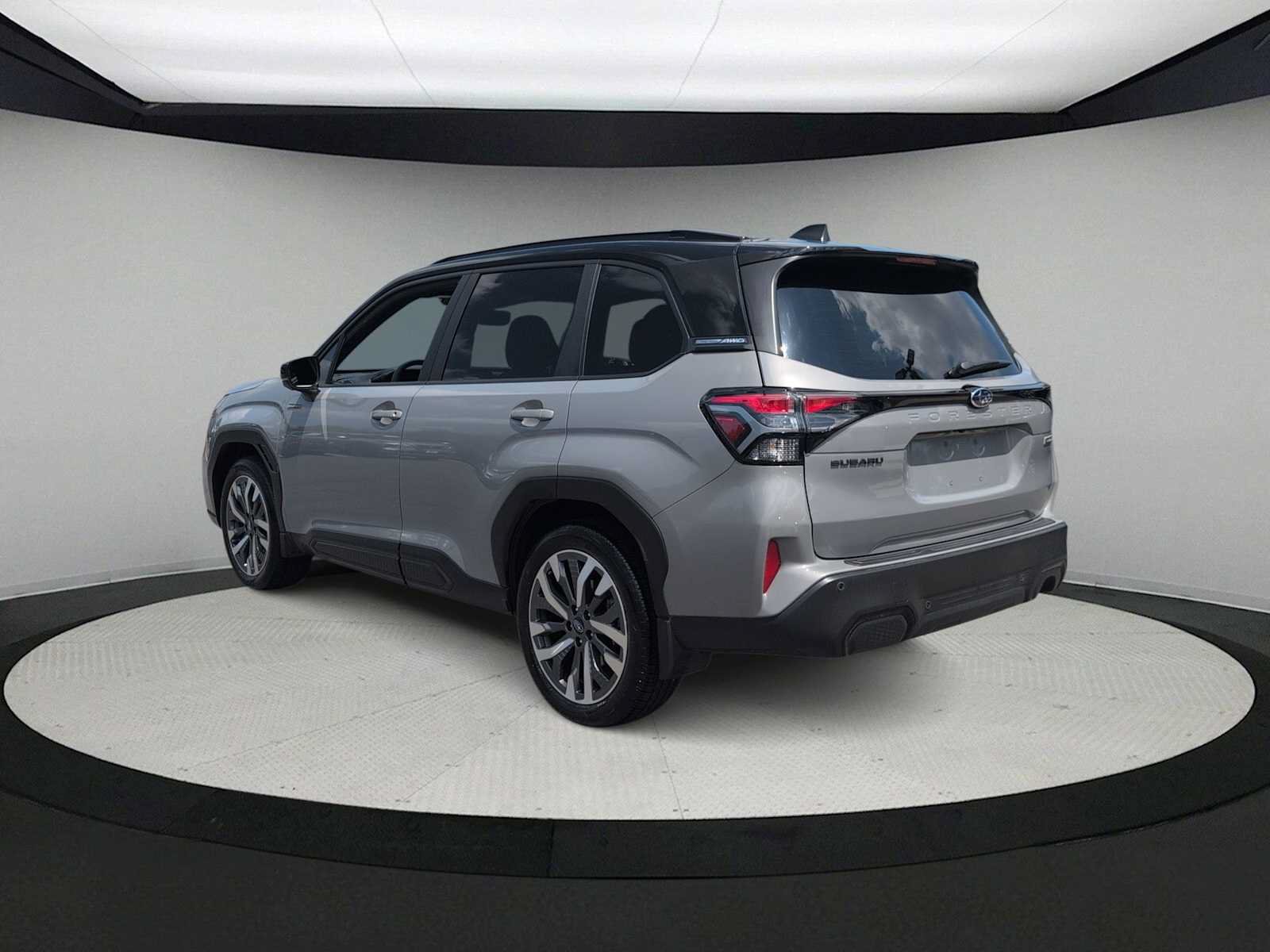 Certified 2025 Subaru Forester Touring AWD/4WD image 6