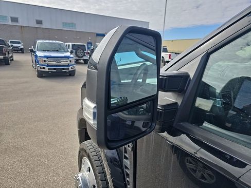 Used 2025 Ford F450 Platinum image 16