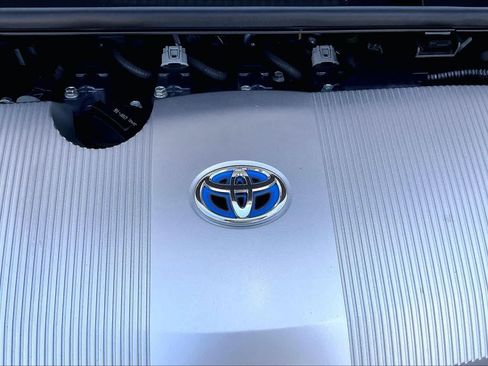 Used 2021 Toyota Prius Prime Limited FWD image 33