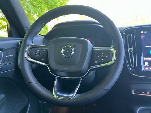 Certified 2023 Volvo XC40 Recharge Ultimate AWD/4WD image 24