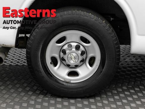 Used 2021 Chevrolet Express 2500 RWD image 25