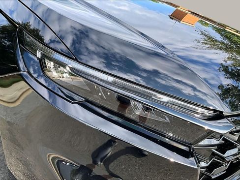Used 2025 Honda CR-V Sport Touring image 28