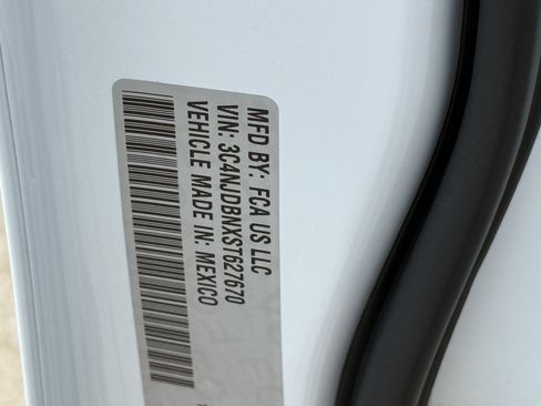 New 2025 Jeep Compass Latitude w/ Sun & Sound Group image 29