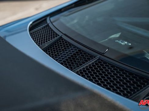 Used 2018 Audi R8 V10 w/ Premium Package image 32