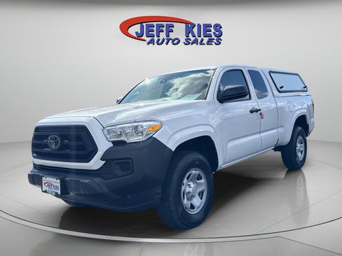 Used 2022 Toyota Tacoma SR image 1