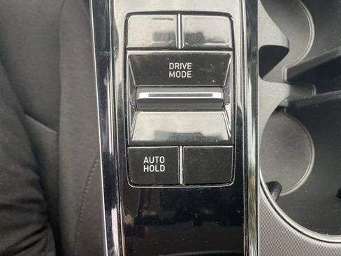 Used 2023 Hyundai Sonata SE w/ Preferred Accessory Package image 16