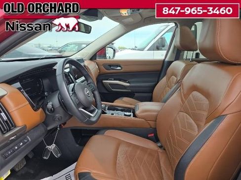 Used 2023 Nissan Pathfinder Platinum w/ Cargo Package image 13