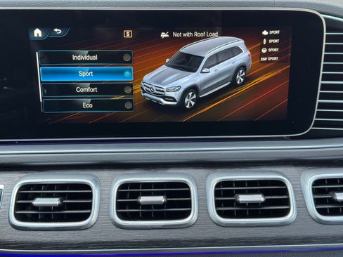 Used 2023 Mercedes-Benz GLS 580 4MATIC image 32