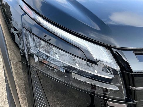 New 2026 Nissan Pathfinder S image 19