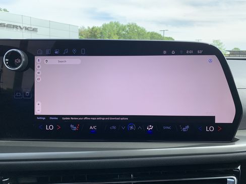 Used 2024 Chevrolet Traverse LT image 24