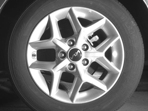 Used 2025 Kia Soul LX w/ LX Technology Package FWD image 13