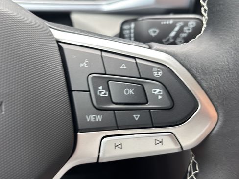 New 2026 Volkswagen Taos SE FWD image 23