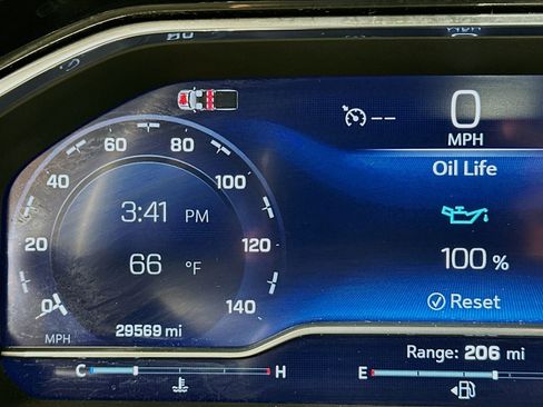 Used 2024 Chevrolet Silverado 1500 LT image 18