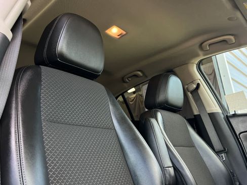 Used 2019 Buick Encore Preferred FWD image 19