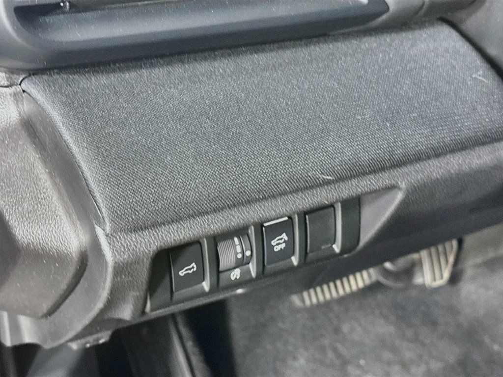 Used 2023 Subaru Outback Premium AWD/4WD image 10