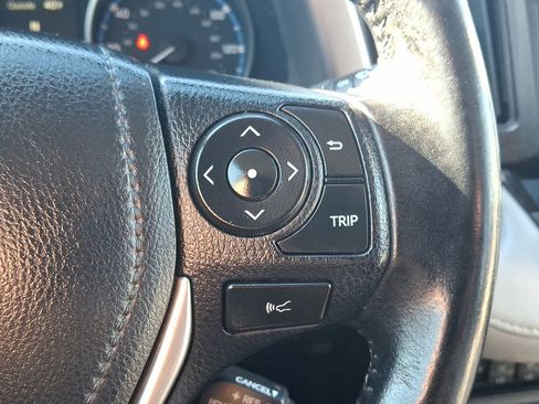 Used 2018 Toyota RAV4 XLE image 22