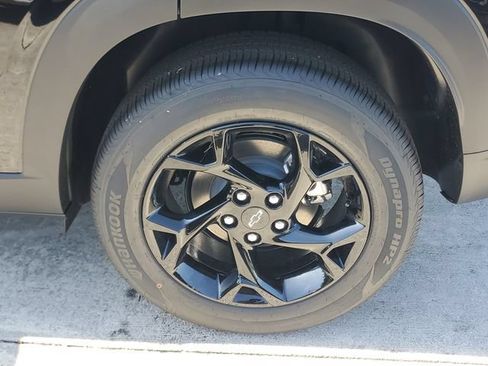 New 2026 Chevrolet Trax LT w/ Midnight Edition FWD image 5