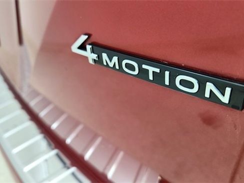 Used 2025 Volkswagen Atlas SEL Premium R-Line image 18