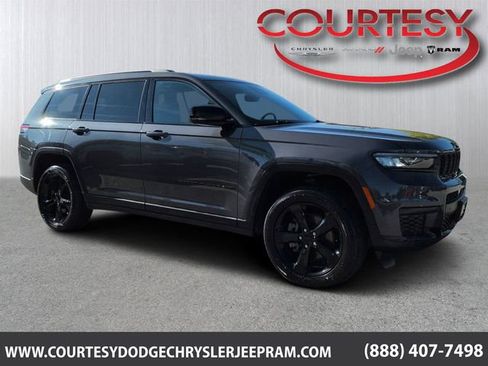 Certified 2023 Jeep Grand Cherokee L Laredo AWD/4WD image 1