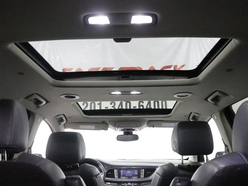 Used 2021 Buick Enclave Premium w/ Sun and Sites Package AWD/4WD image 13