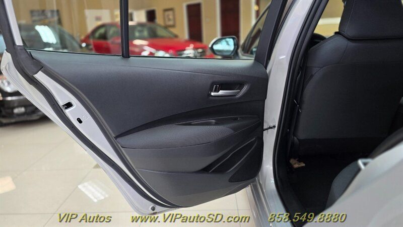 Used 2021 Toyota Corolla LE w/ Carpet Mat Package (TMS) FWD image 14