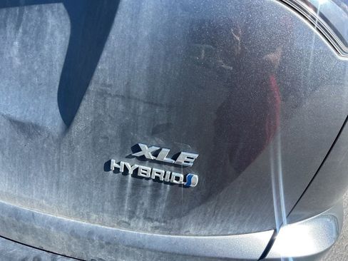 Used 2018 Toyota RAV4 XLE w/ Convenience Package AWD/4WD image 14