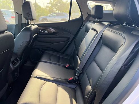 Used 2024 GMC Terrain SLT AWD/4WD image 8