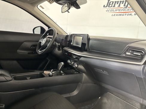 Used 2025 Nissan Kicks S FWD image 26