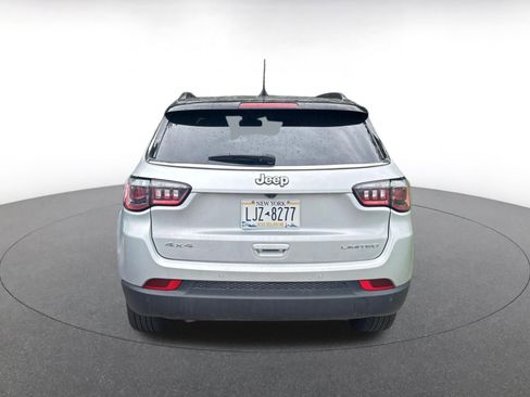 Used 2025 Jeep Compass Limited image 5