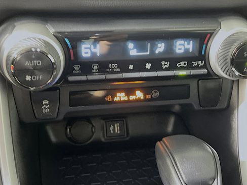 Used 2025 Toyota RAV4 LE AWD/4WD image 26