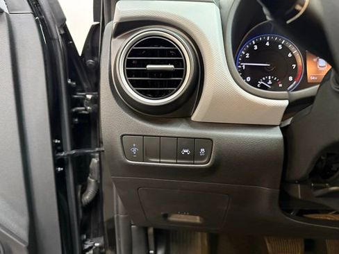 Used 2021 Hyundai Kona SE image 26