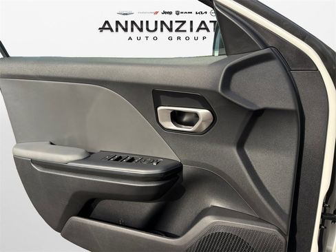 New 2025 Kia K4 LXS image 28