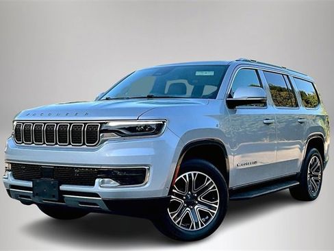 Used 2022 Jeep Wagoneer Series III image 2