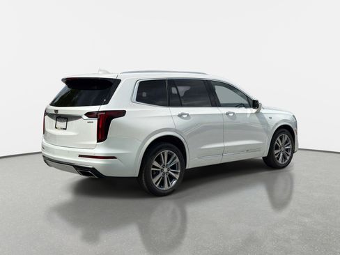 Used 2024 Cadillac XT6 Premium Luxury AWD/4WD image 3