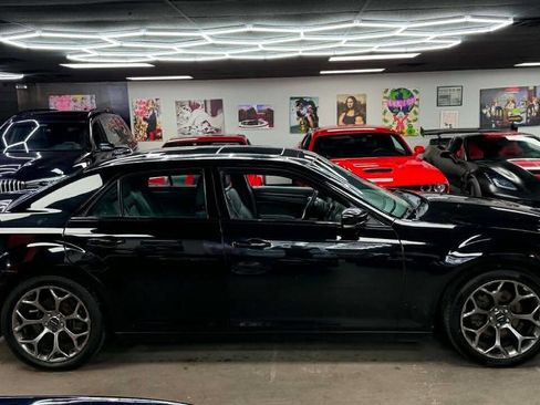 Used 2015 Chrysler 300 S w/ 300S Premium Group RWD image 4