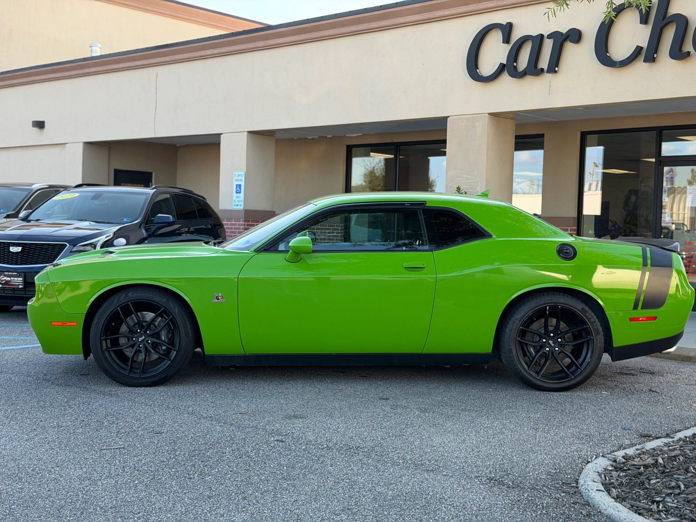 Used 2017 Dodge Challenger R/T Scat Pack RWD image 11