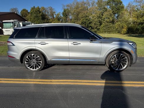 Used 2020 Lincoln Aviator Reserve w/ Equipment Group 202A image 8