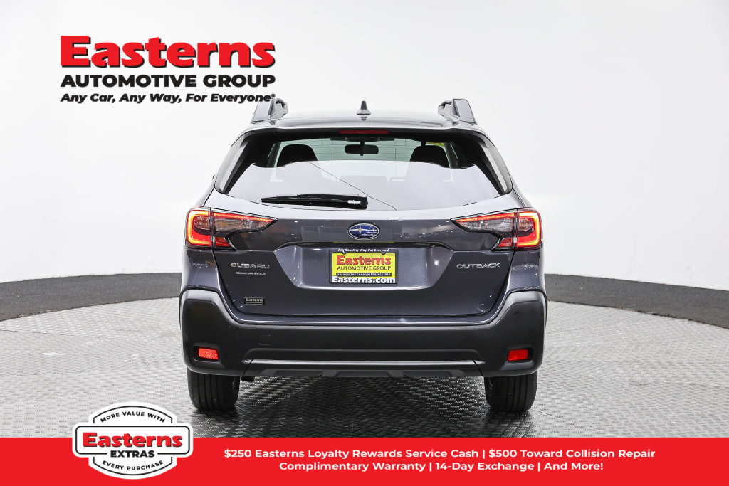 Used 2023 Subaru Outback Premium AWD/4WD image 7