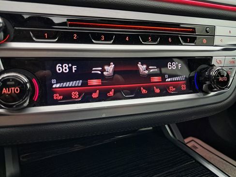 Used 2019 BMW 750i xDrive 750i xDrive Executive, M Sport w/ Executive Package image 27